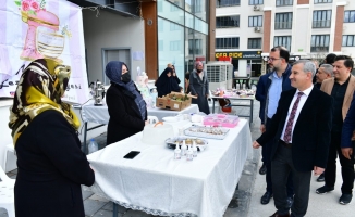 Başkan Çınar, esnaf ve mahalle sakinlerinin talepleri yerinde dinliyor