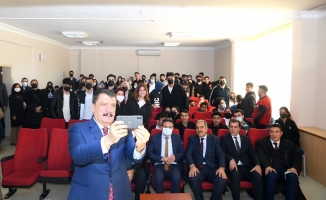 Başkan Gürkan, kariyer günleri programına katıldı