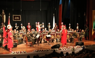 Mehteran ve askeri orkestra aynı sahnede