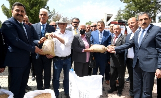 Arguvan’da çiftçilere 20.500 kg nohut tohumu dağıtımı yapıldı