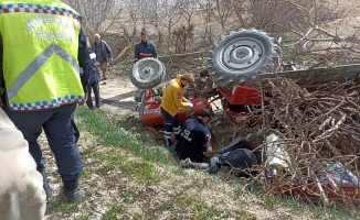Malatya’da traktör devrildi: 1 ölü, 1 yaralı