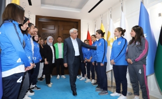 Kadın futbolculardan Başkan Güder’e 2.Lig sözü