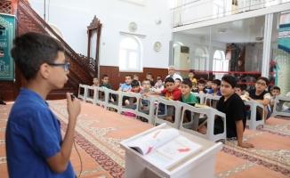Başkan Güder’den, Kur'an kursu öğrencilerine ilgi