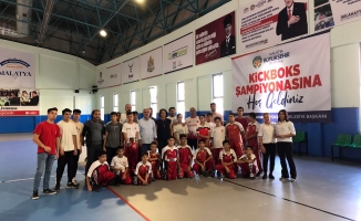 Büyükşehir Belediye Başkanlığı Kick Boks Şampiyonası başladı