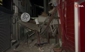 Düzce'de depremin ardından bir iş yeri yıkıldı