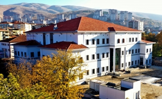 Gürkan: Türkiye’nin en büyük kütüphanelerinden biri