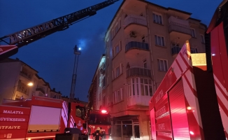 Malatya’da korkutan çatı yangını