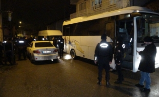 Malatya’da bir evde 35 düzensiz göçmen yakalandı