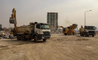 Van ekibi, Malatya’da 7 bin 300 kamyon hafriyat taşıdı