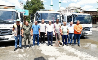 Başkan Çınar, sanayi sitesinde gerçekleşen temizlik çalışmalarını inceledi