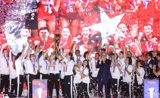 Malatya Türküsü ile şampiyonluk kutlaması